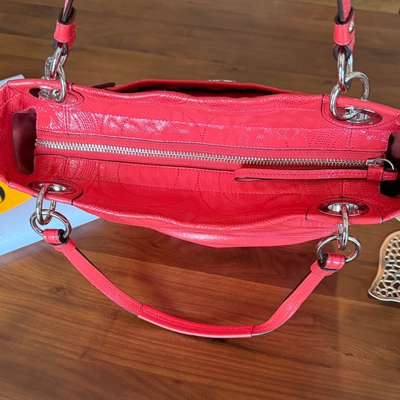 Coach Alex Op Art Patent Leather Tote Bag - Picture 6 of 11